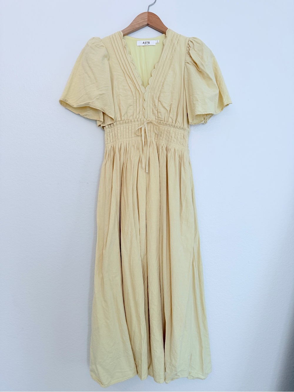 ASTR Soft Yellow V-Neck Maxi Dress Size S